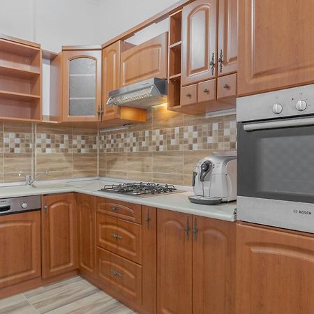 Azur Wave Apartment Орадеа Екстериор снимка